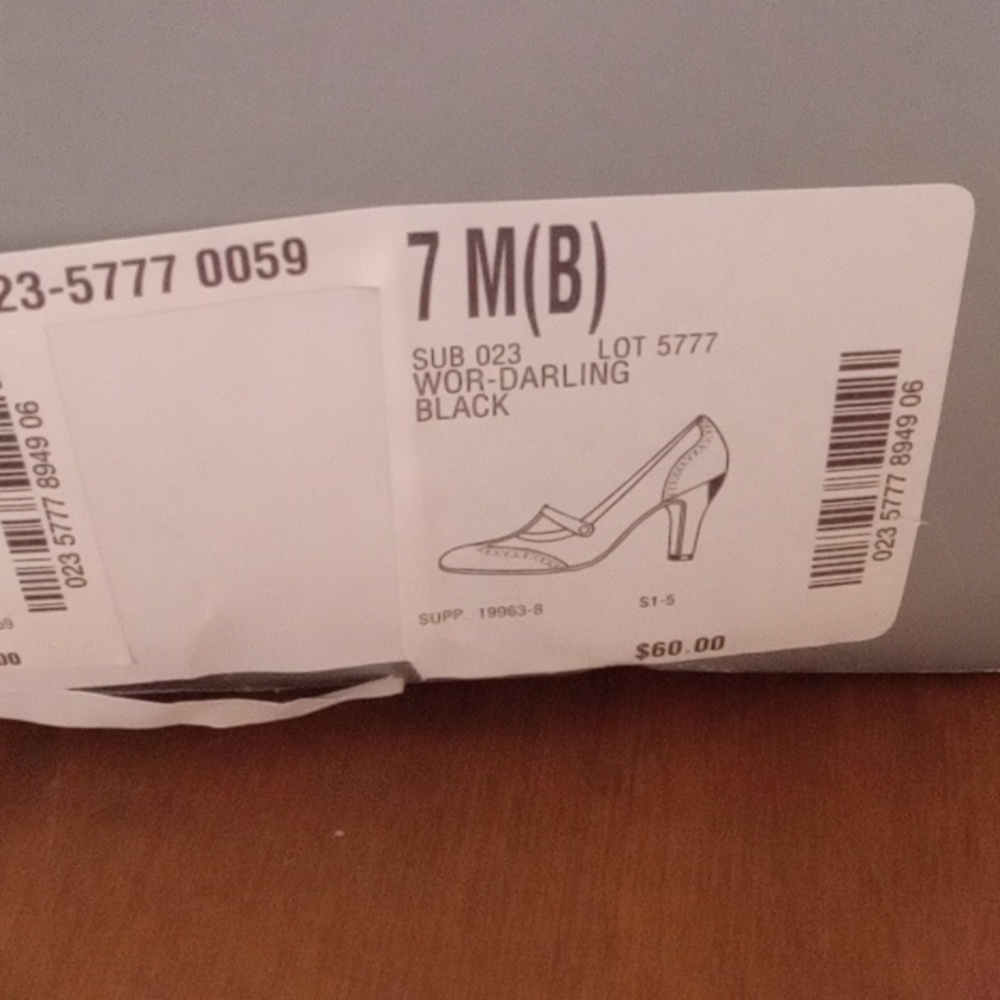 Worthington Darling Black size 7 M(B) brand new never used!